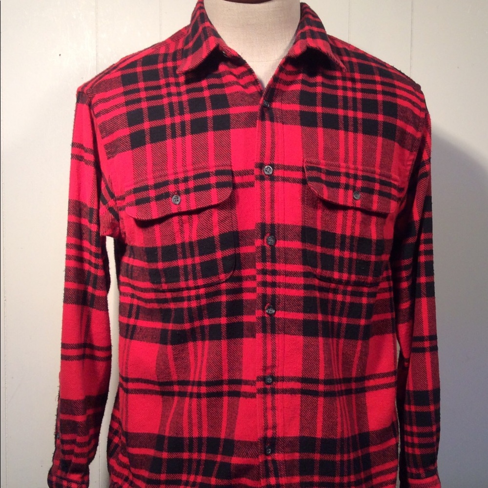 Buffalo Plaid Mens Flannel Shirt made by GAP size medium